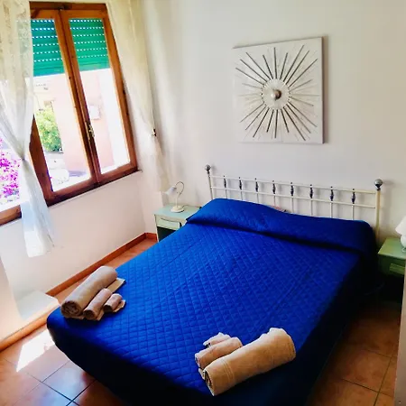Casa Silvia Trilo Calagavetta Feriehus *